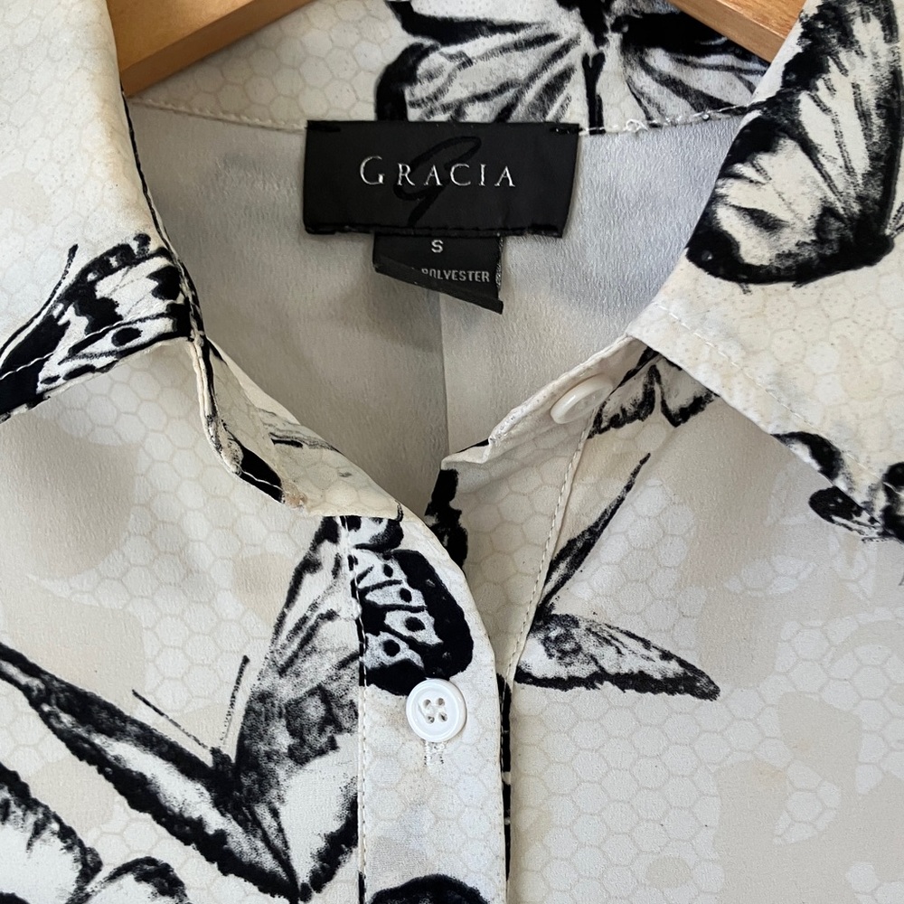 Gracia Butterfly Print Blouse Sz S - Picture 4 of 8